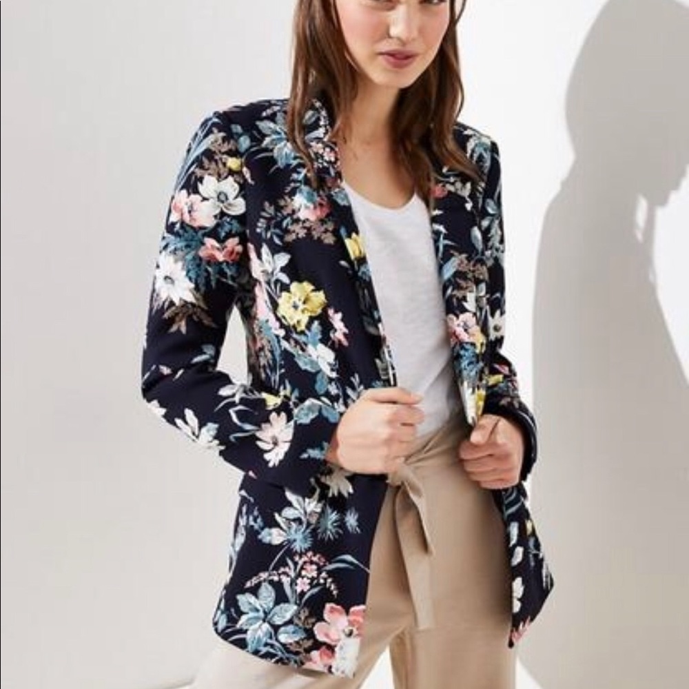 LOFT. 2P BLAZER NEVER WORN.